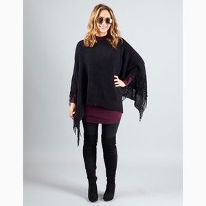 Hat Attack Lightweight Layer Black Poncho